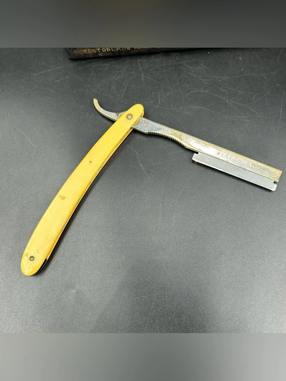 Vintage E Weck & Son Sextoblade Straight Razor Set Style B Case Extra Blades USA